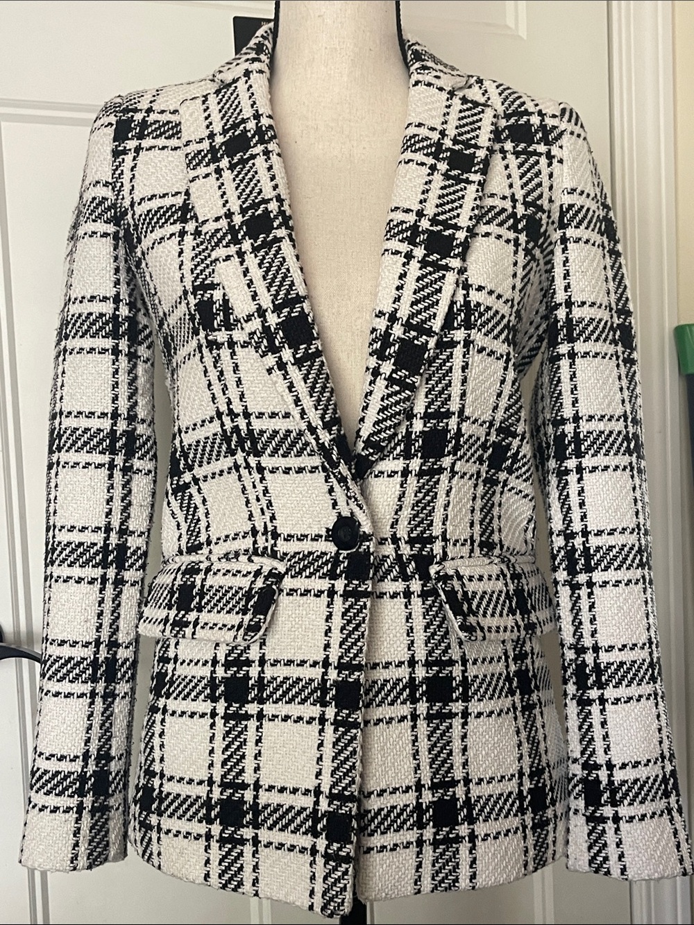 Evereve Black and White Plaid Blazer